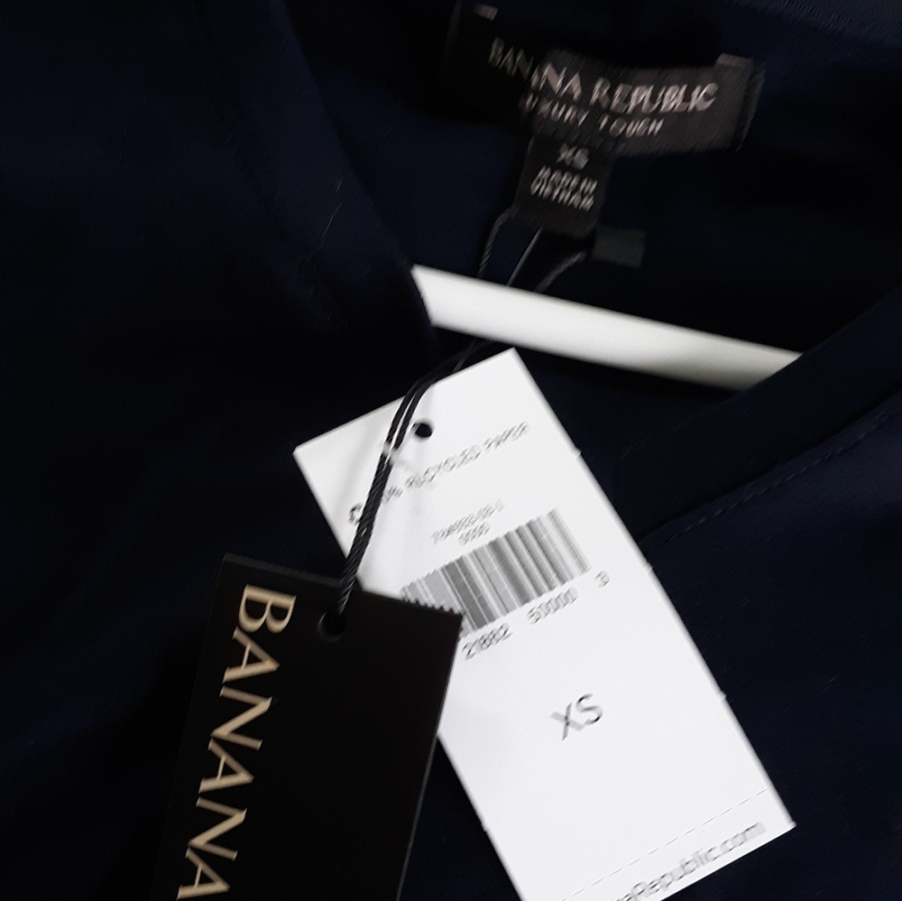 Banana Republic Luxury Touch V Neck shirt